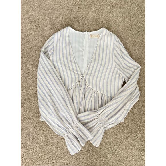 Altar'd State Women's Stripes Plunging Neck Bell Sleeves Cropped Blouse Size M - Picture 5 of 7